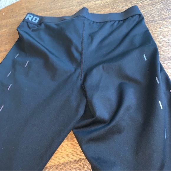 NIKE PRO ATHLETIC CROP LEGGING (G) - Picture 2 of 6